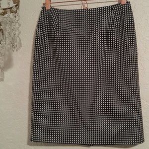 Peter Nygard Pencil Black and White Skirt SZ 10